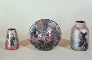 ボウルと花瓶、1890年頃（光沢）